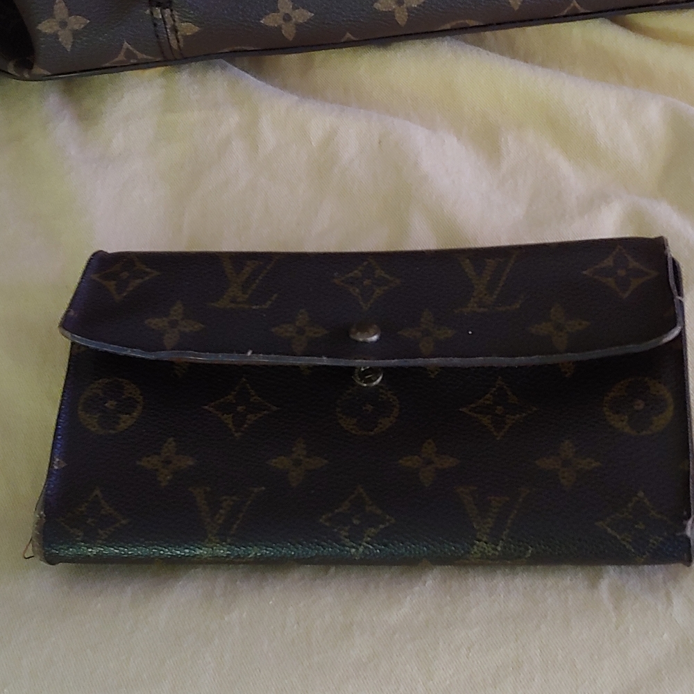 Wallet - image 1